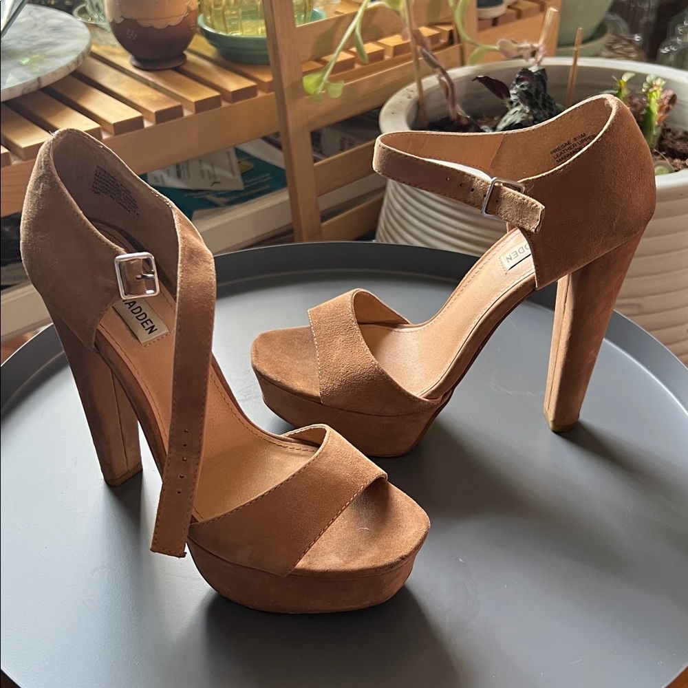 Steve Madden Tan Platform Heels - Picture 8 of 10